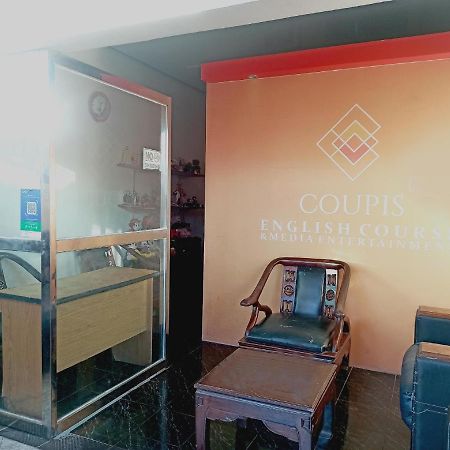 Oyo 3012 Coupis Guesthouse Syariah Pare Екстериор снимка