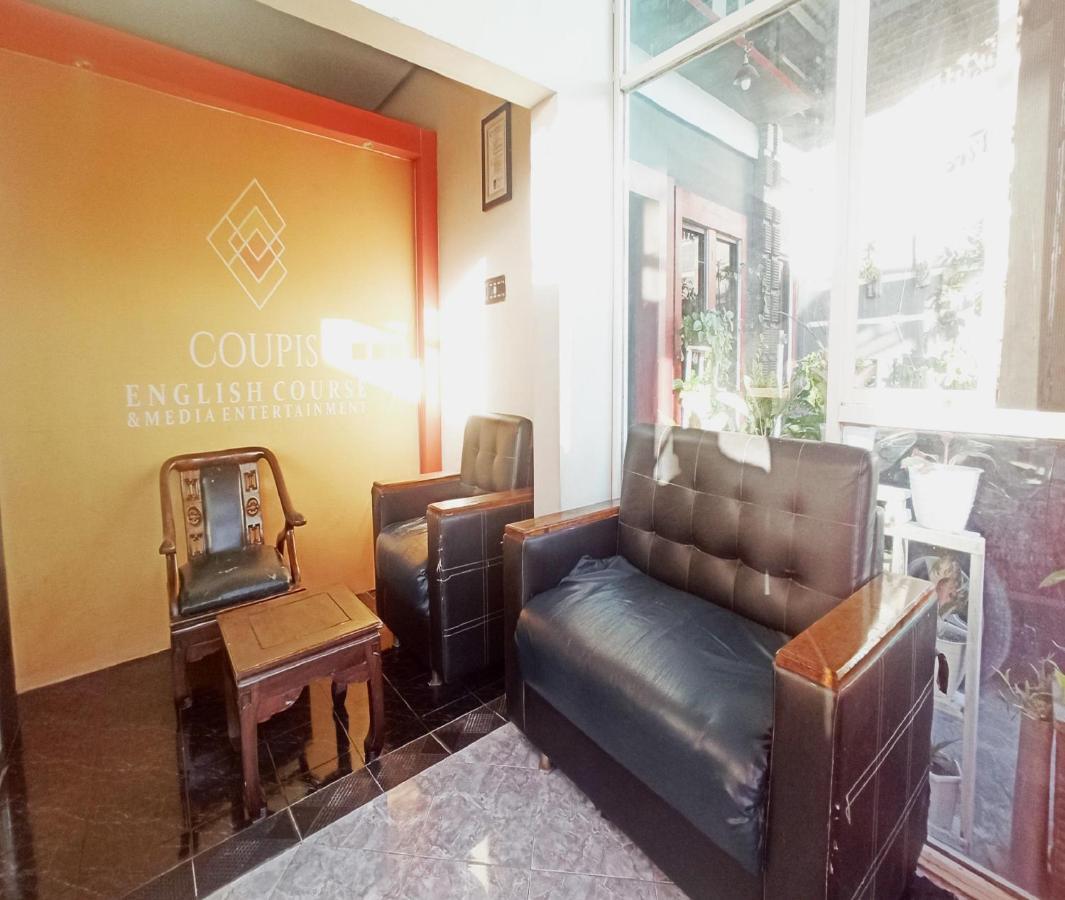 Oyo 3012 Coupis Guesthouse Syariah Pare Екстериор снимка